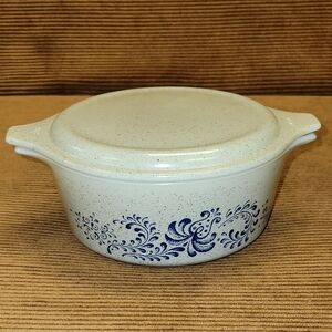 Vintage 472 Pyrex Homestead With Lid 1.5 Pint